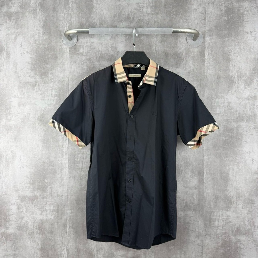 🚩steal authentic Burberry Black Short Sleeve Shirt with Plaid Trim